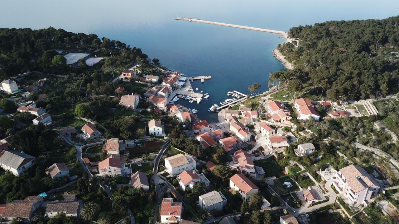 Guesthouse Antonija Veli Losinj Bagian luar foto