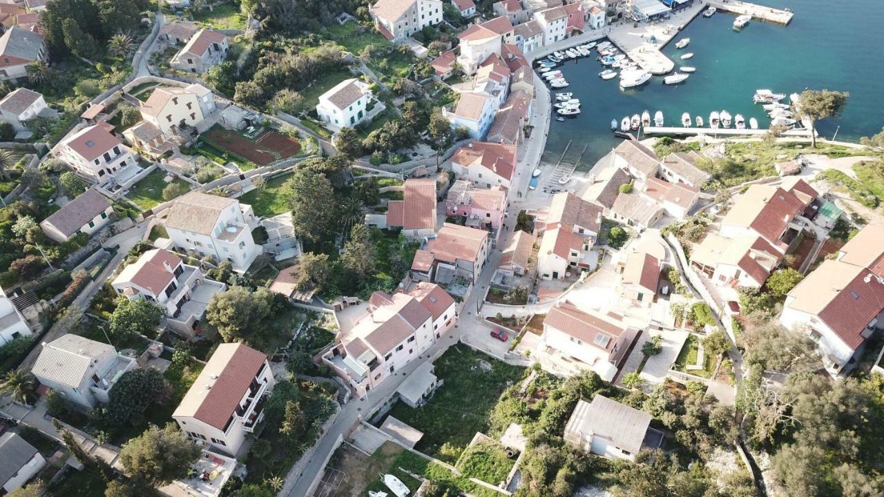 Guesthouse Antonija Veli Losinj Bagian luar foto