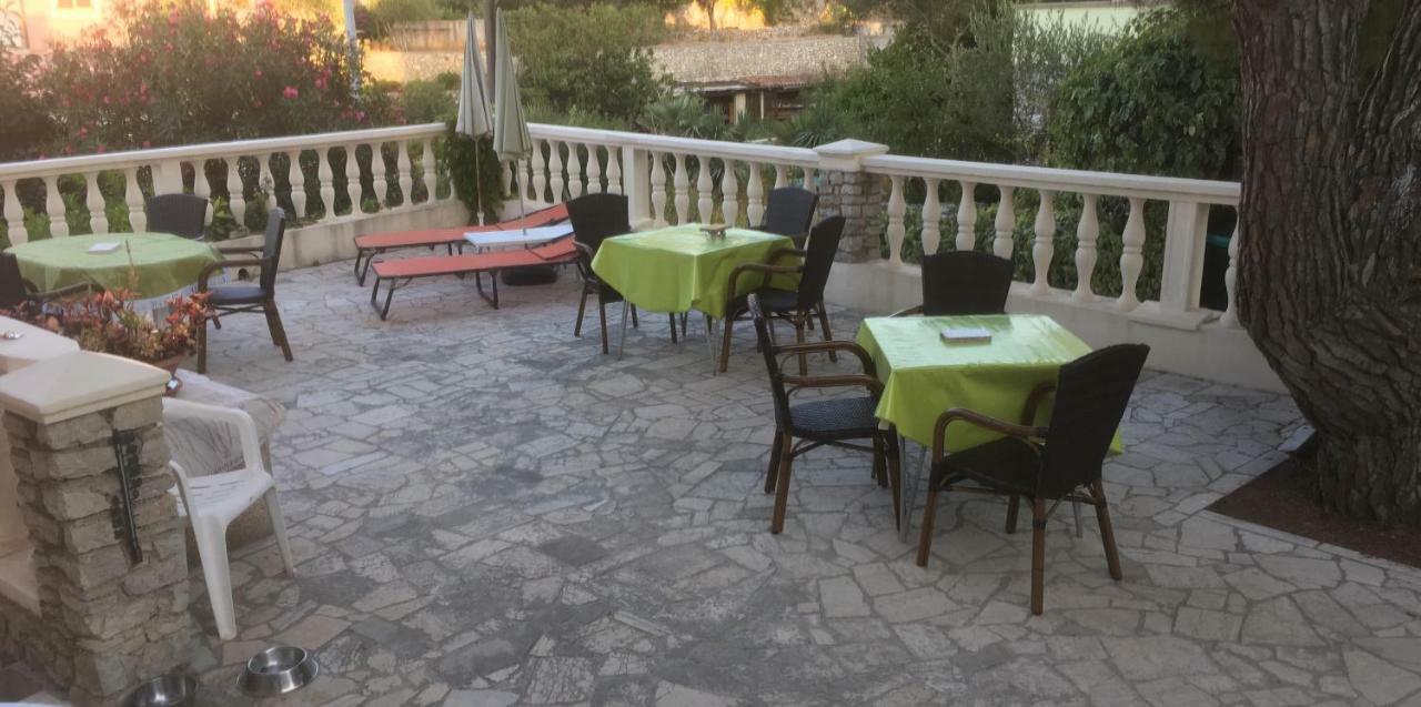 Guesthouse Antonija Veli Losinj Bagian luar foto